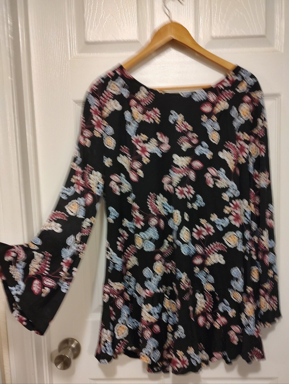 Style & Co. Black Floral Bell-Sleeve Tunic